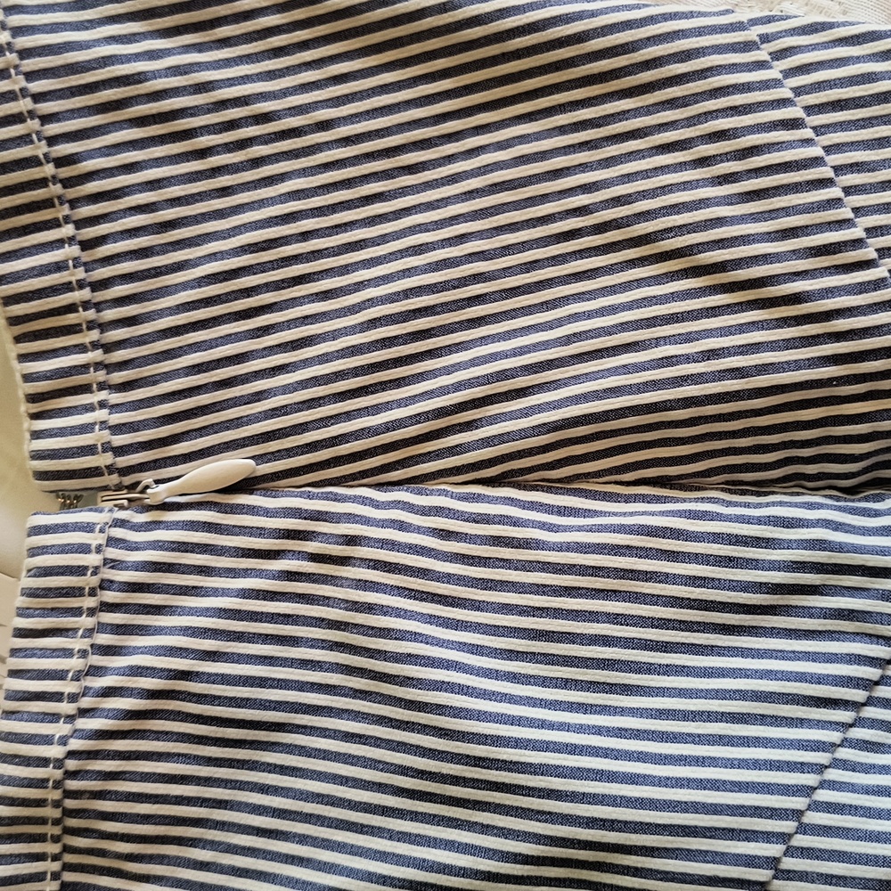 New York & Co Pencil Skirt Wmn's 18 Blue White Striped Seersucker Nautical - Picture 9 of 16